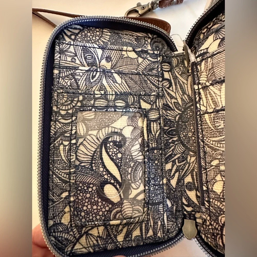 NWT Sakroots Spirit Desert Smartphone Wristlet Blue Paisley Crossbody Strap Inc